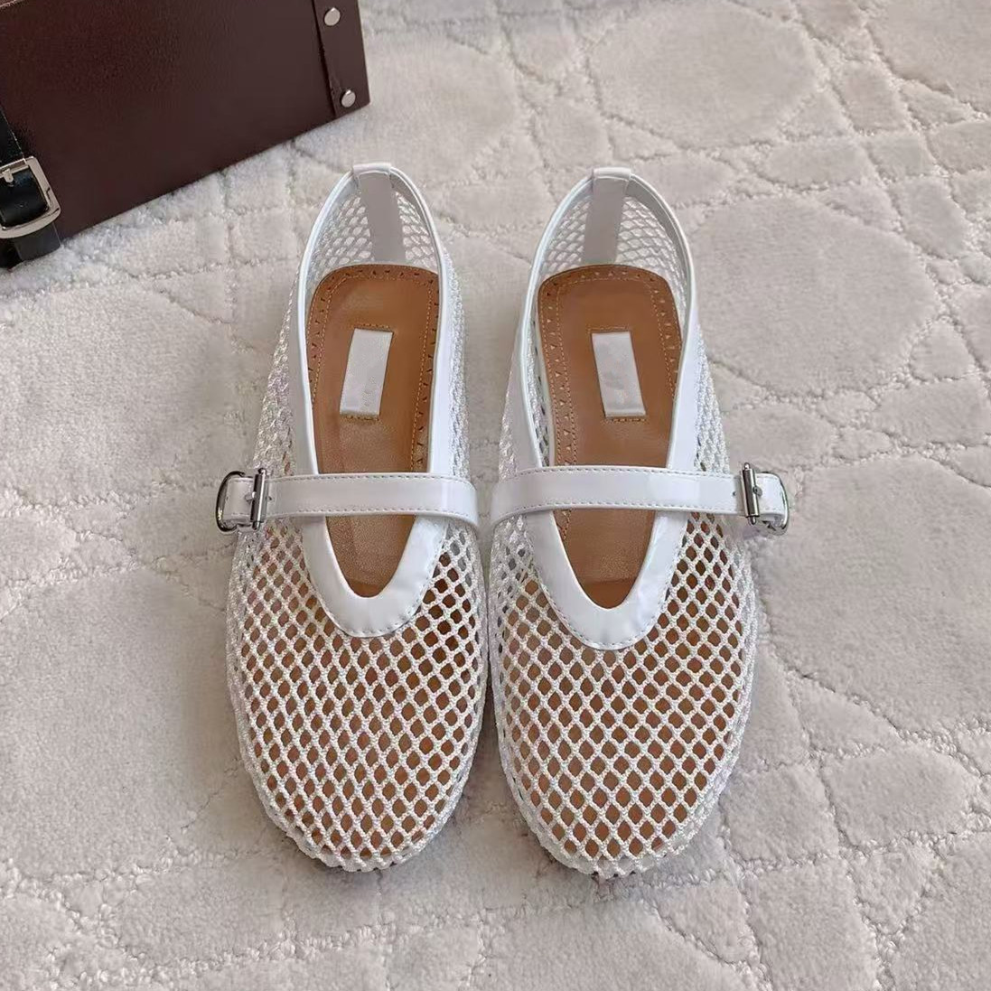 Belted Shirt Dress - Zapatos Planos de Diseño de Marca