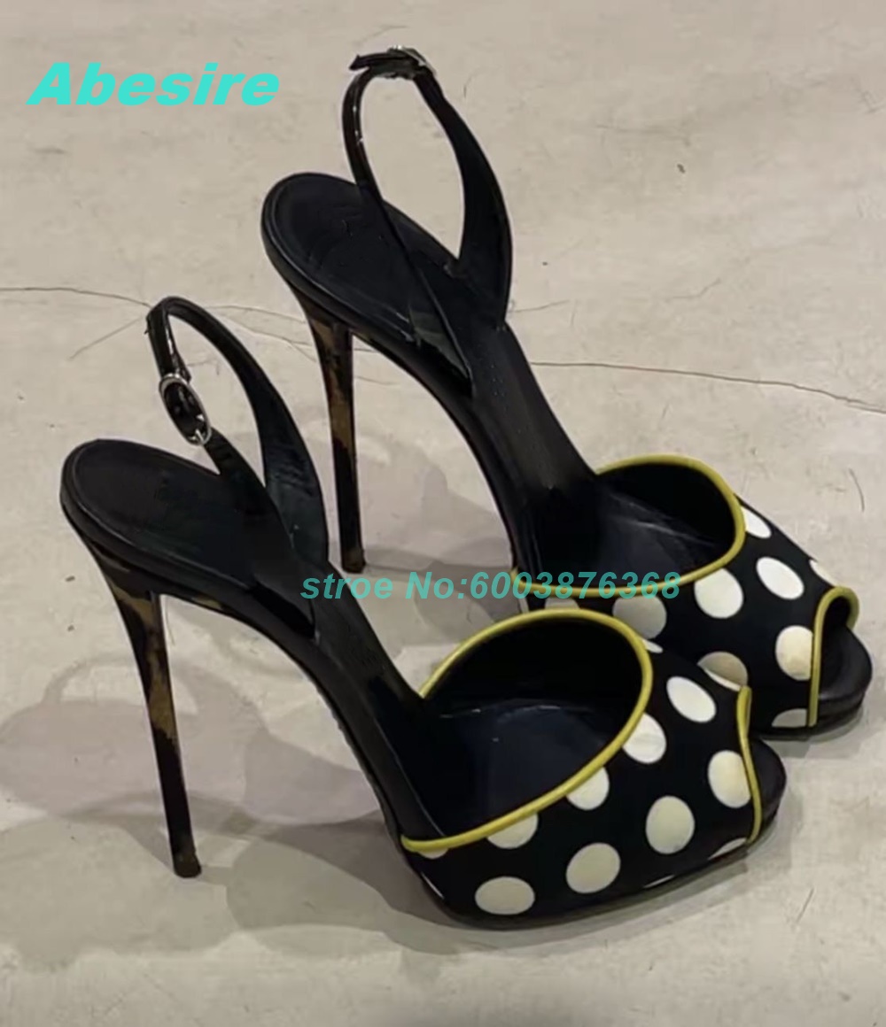 Sandalias de Dos Tonos con Est - Women Fashion Show reseña y precio