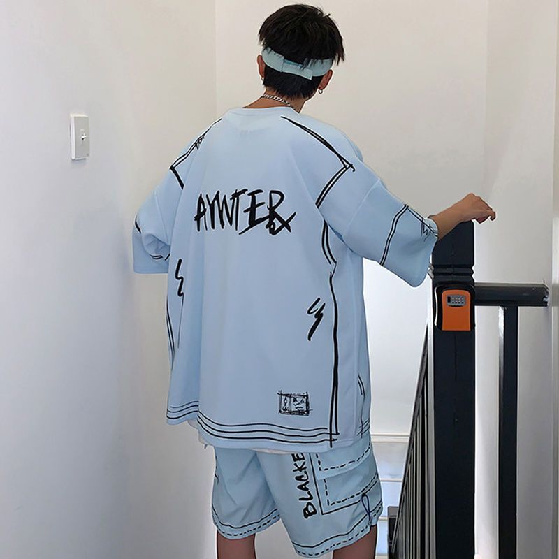 Conjunto deportivo con grafiti - Women'S Fashion Revolution reseña y precio